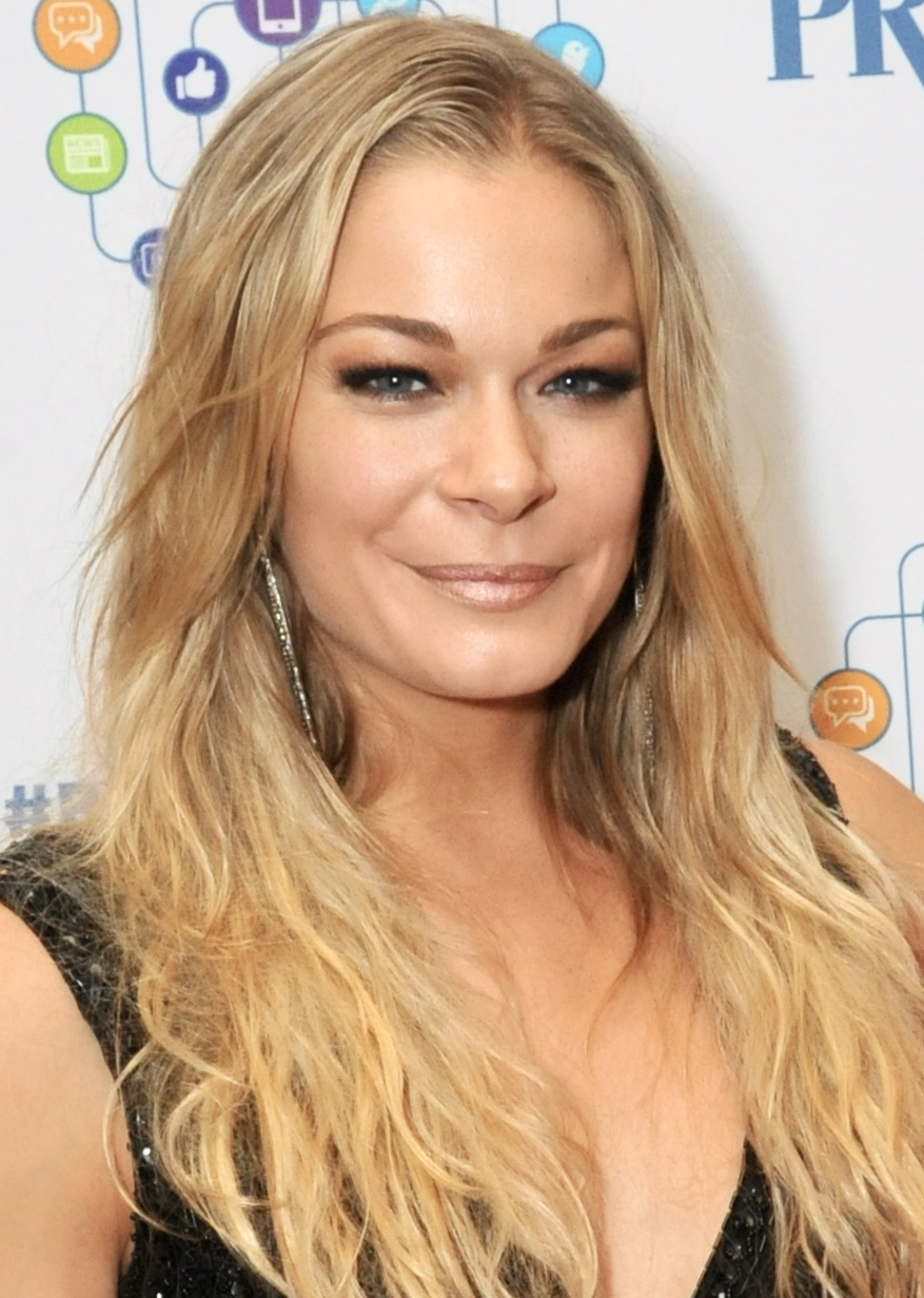 LeAnn Rimes on Dixie's Unspoken Love for Don in 9-1-1 Nashville